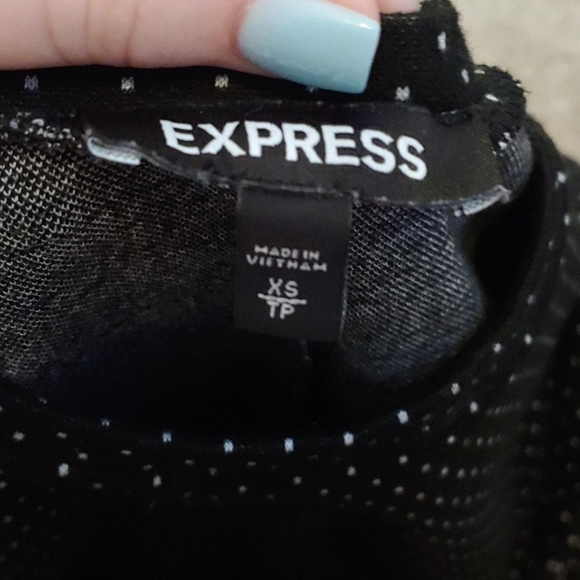 A cute top - Picture 2 of 2